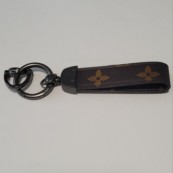 NEW Fashion Flower Keychain - Picture 3 of 3